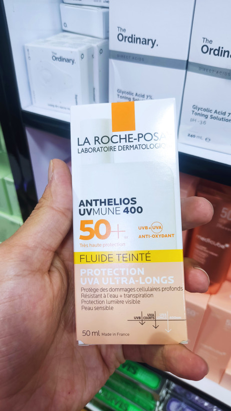 ضد آفتاب رنگی لاروش پوزای مدل Anthelios