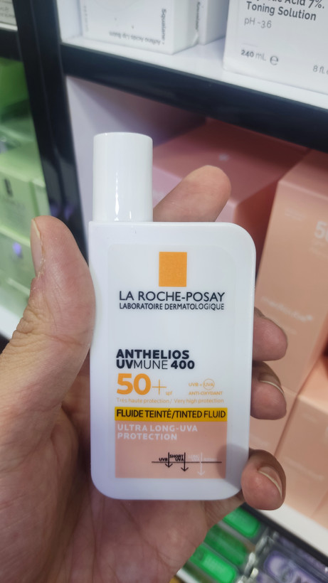 ضد آفتاب رنگی لاروش پوزای مدل Anthelios